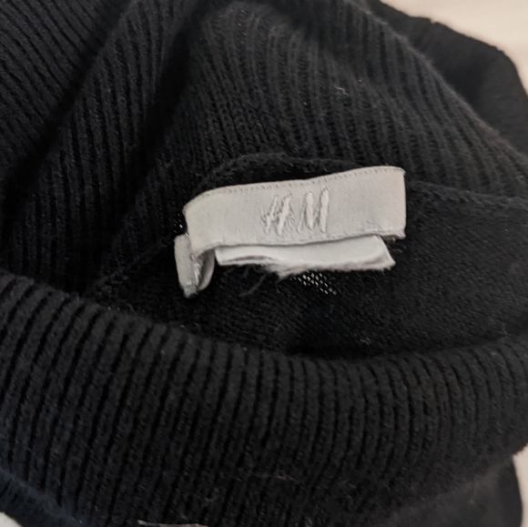 H&M black turtleneck - Picture 4 of 4